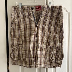 Levi’s Men’s Cargo Shorts - Plaid Brown & Tan - Size 32 waist